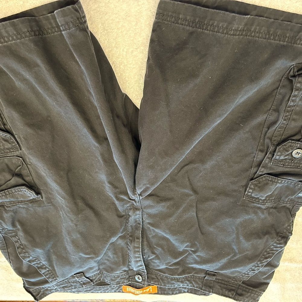 Lee Dungarees size 42 Men's Black Cargo Shorts great condition